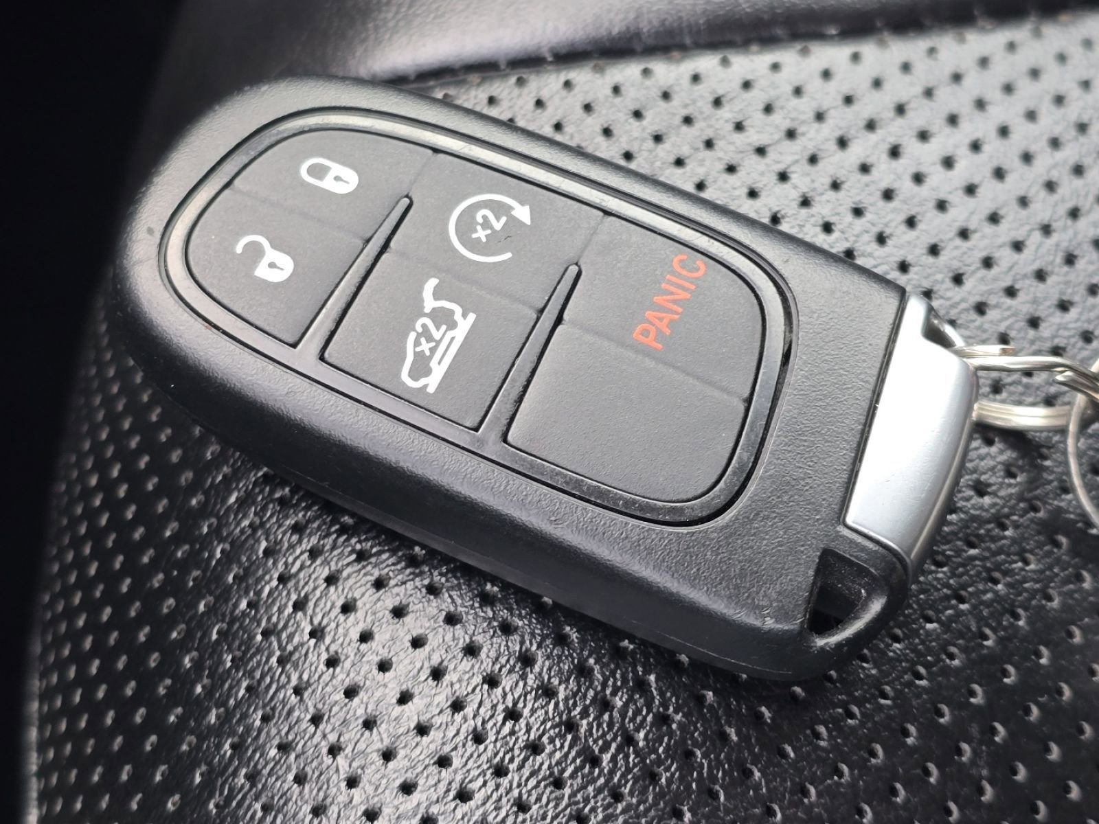 Used 2021 Jeep Cherokee Latitude Lux w/ Comfort/Convenience Group image 34