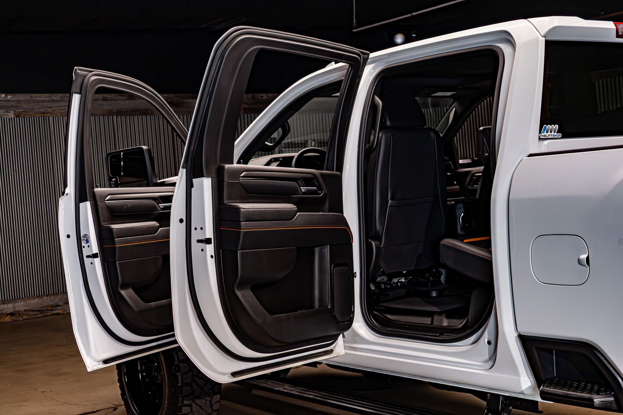 Used 2025 GMC Sierra 3500 AT4 w/ AT4 Premium Plus Package image 29