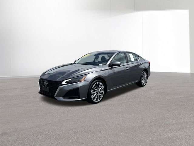 Used 2024 Nissan Altima 2.5 SL image 2