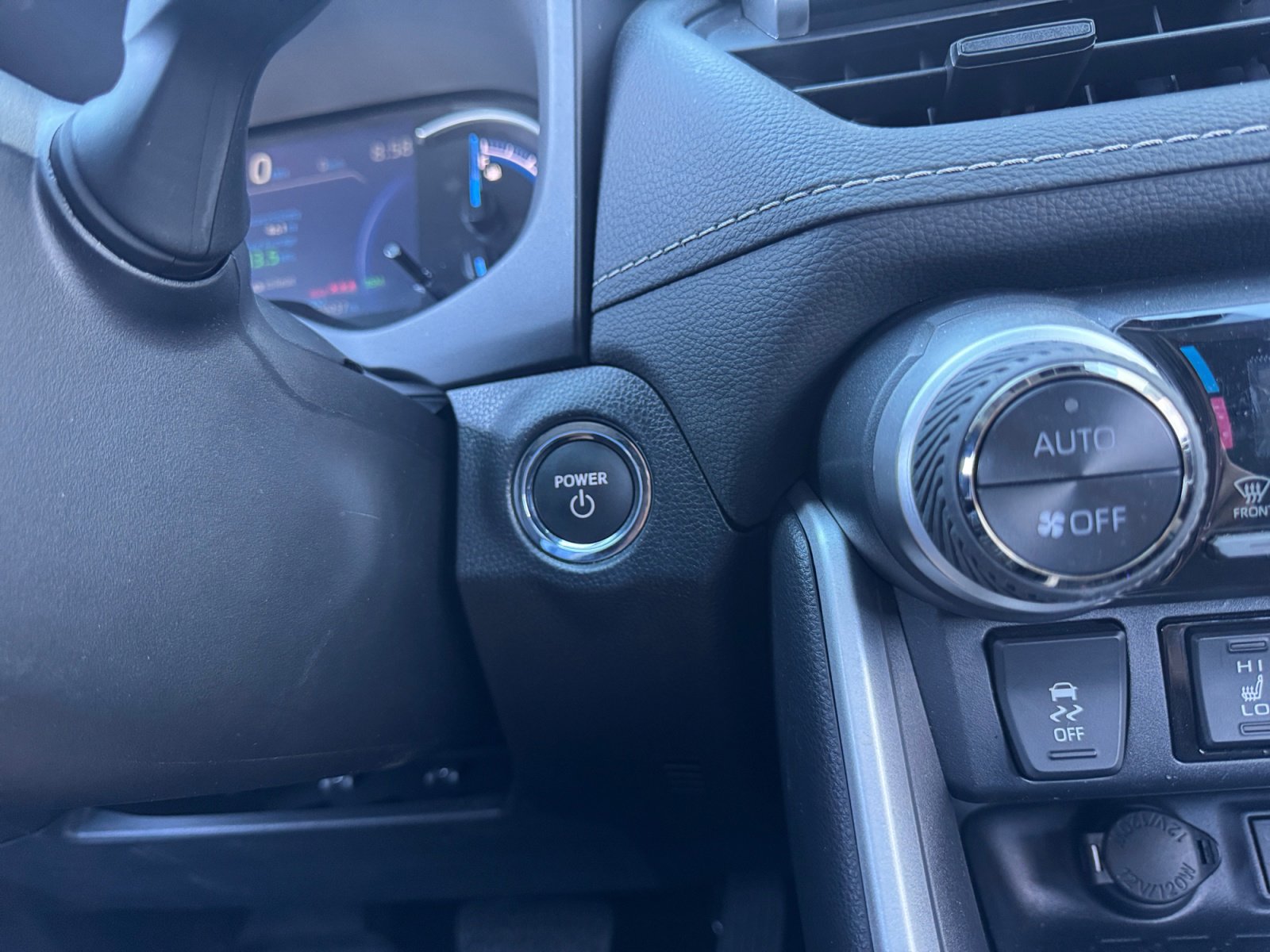 Used 2024 Toyota RAV4 XLE image 30