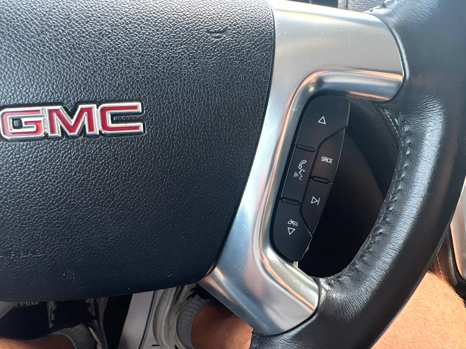 Used 2016 GMC Acadia SL FWD image 27