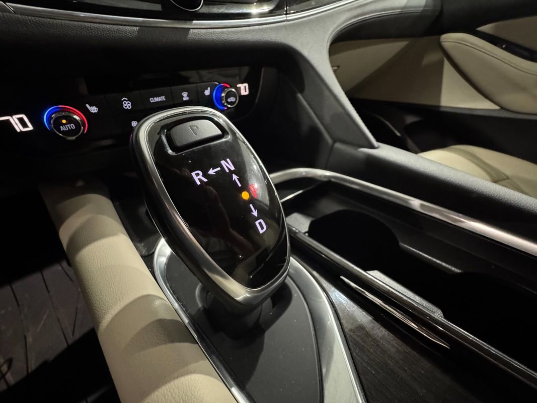 Used 2019 Buick Enclave Essence image 24