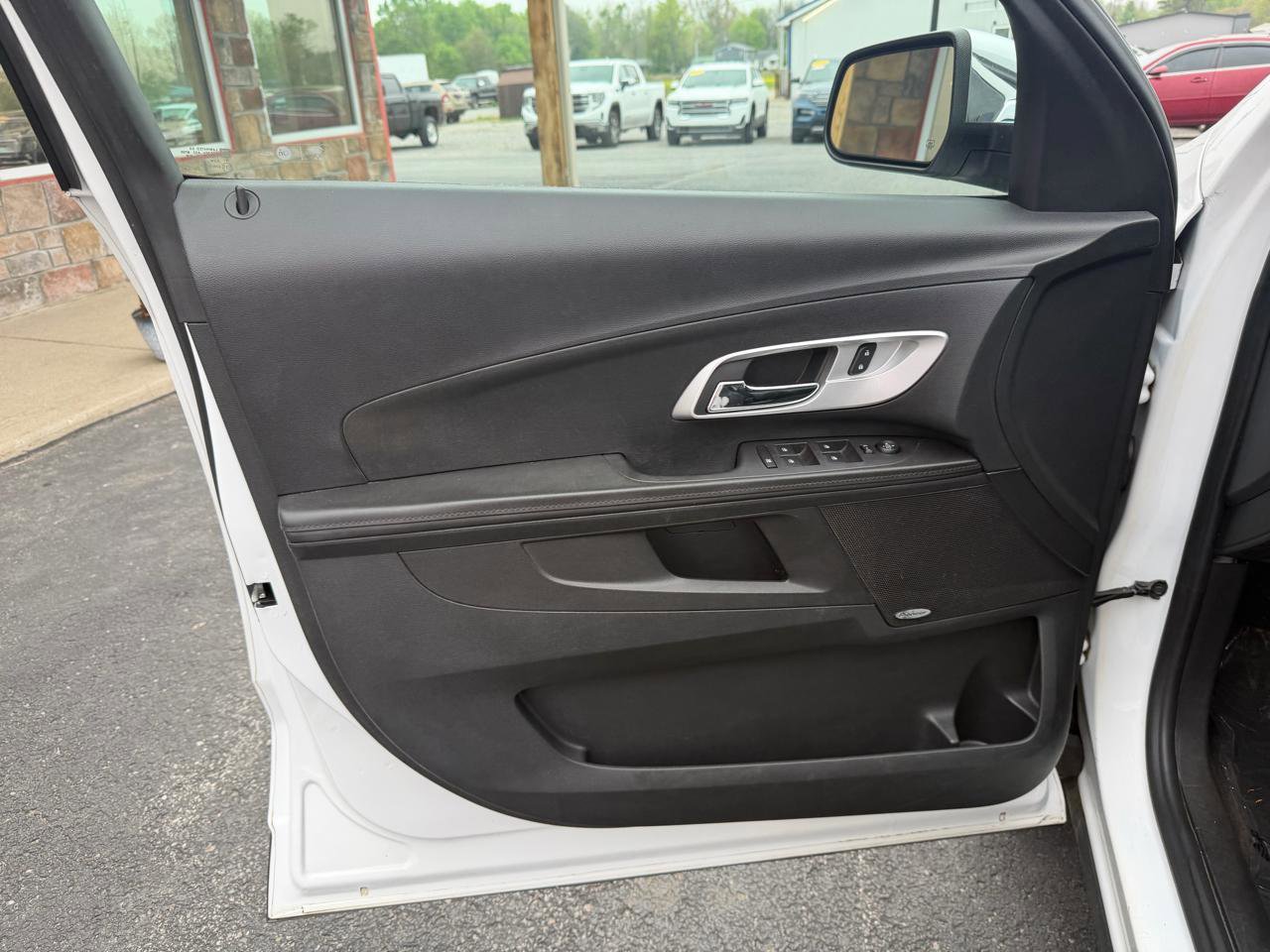 Used 2016 Chevrolet Equinox LTZ w/ Enhanced Convenience Package FWD image 13