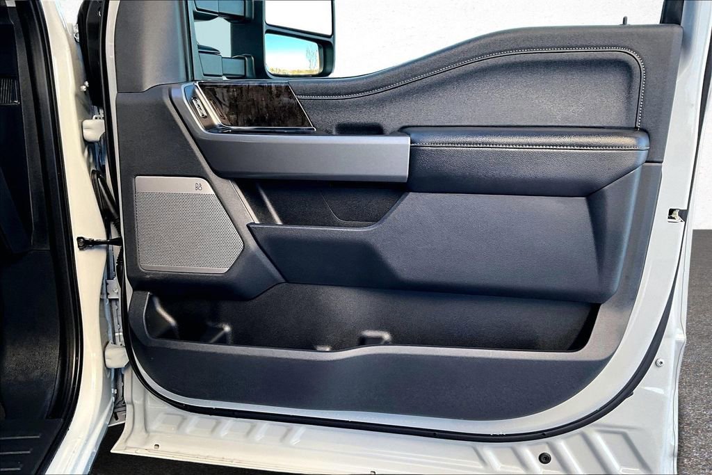 Used 2025 Ford F250 Lariat w/ Black Appearance Package image 30