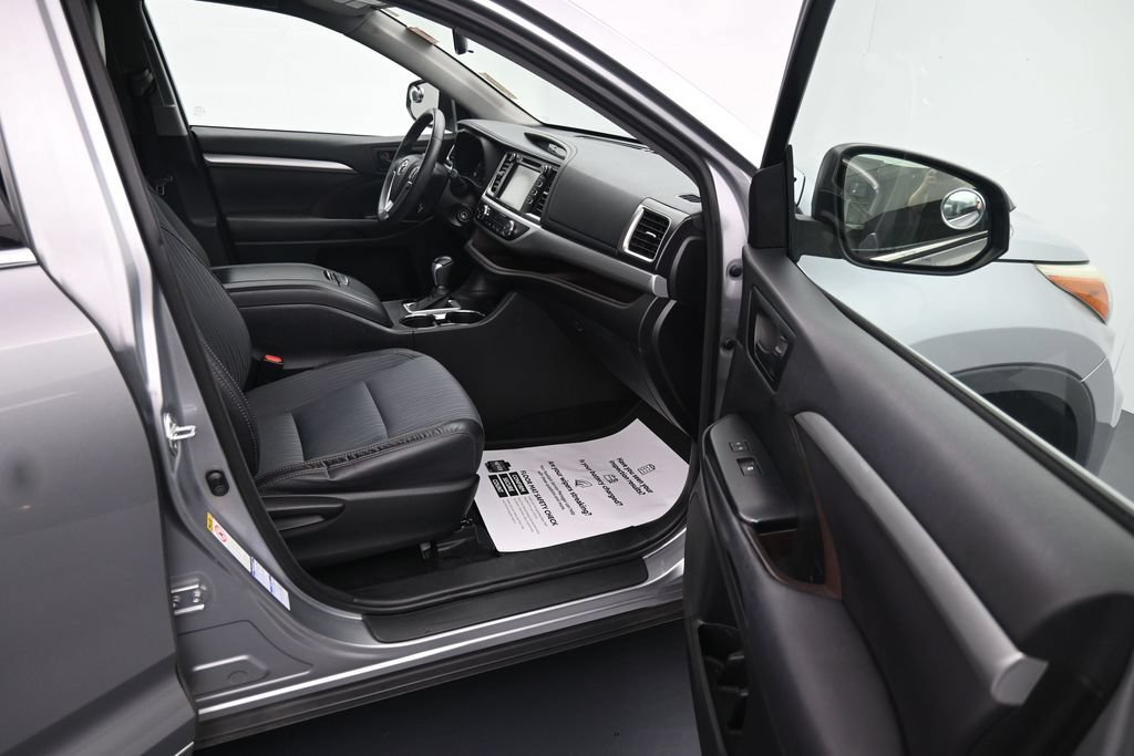 Used 2016 Toyota Highlander Plus AWD/4WD image 13