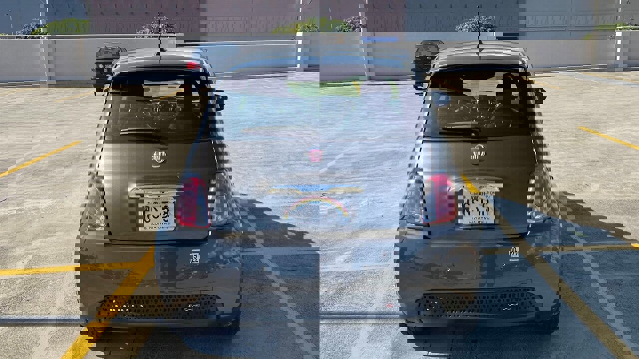 Used 2018 FIAT 500 e w/ Esport Package image 8