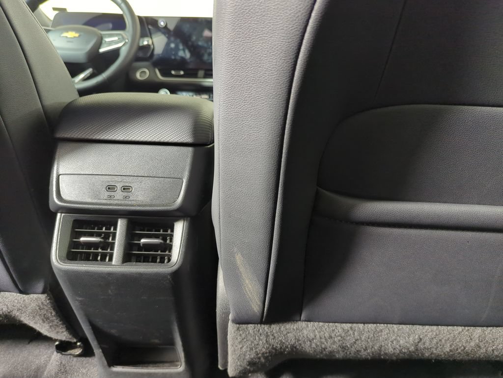 Used 2025 Chevrolet Equinox LT w/ Convenience Package II FWD image 30