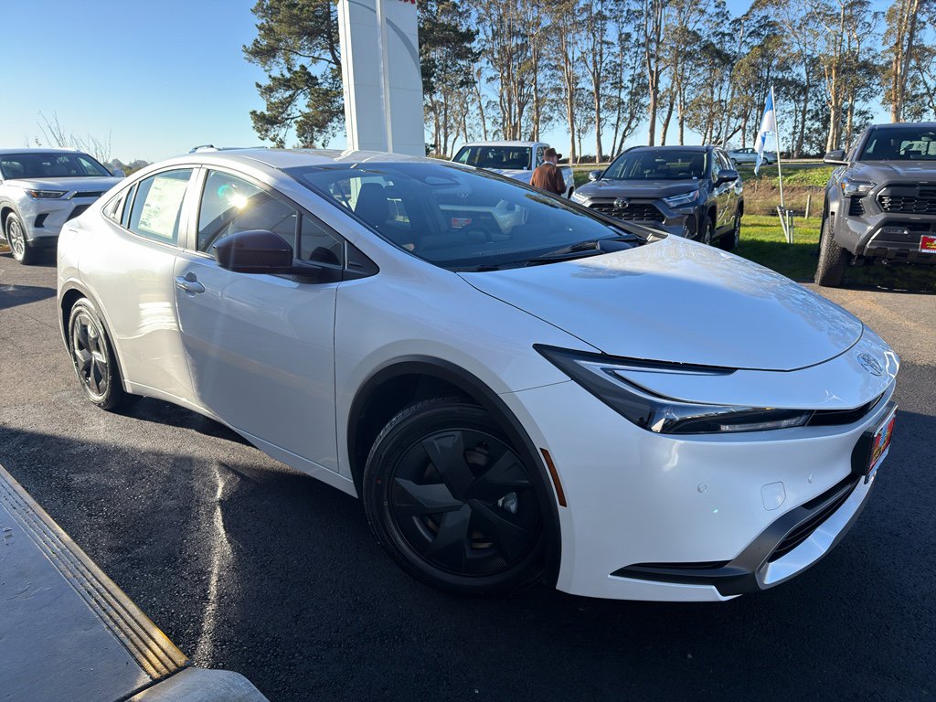 Used 2020 Toyota Prius LE image 6