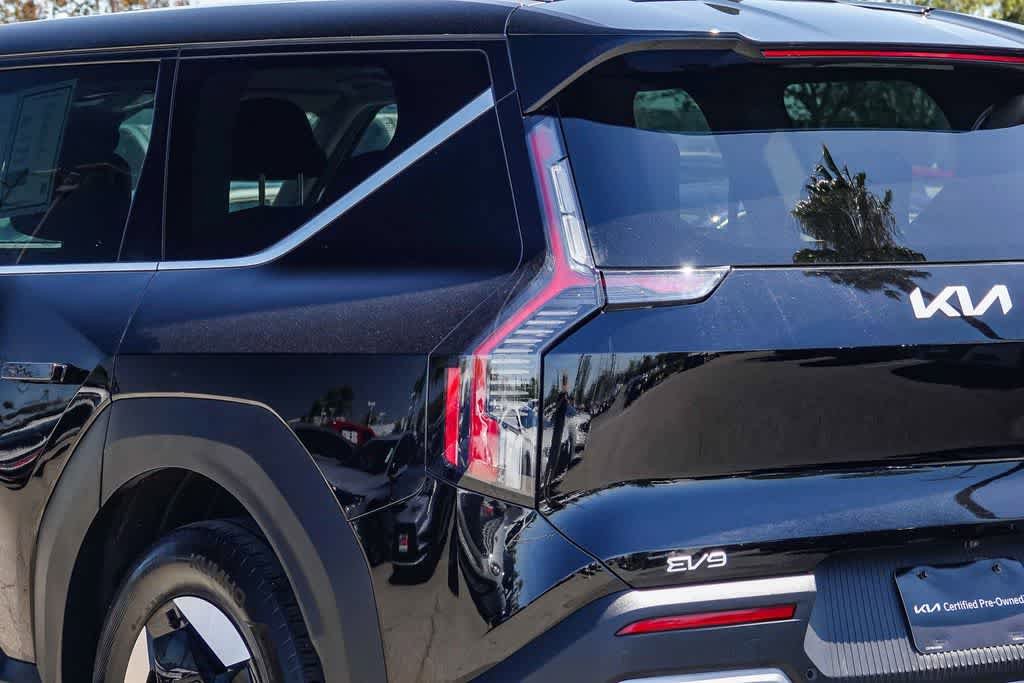 Certified 2024 Kia EV9 Light Long Range RWD image 7