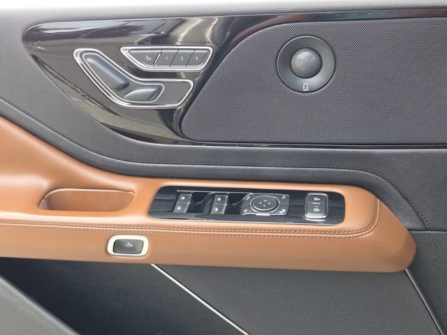 Used 2021 Lincoln Aviator Reserve w/ Equipment Group 201A RWD image 28