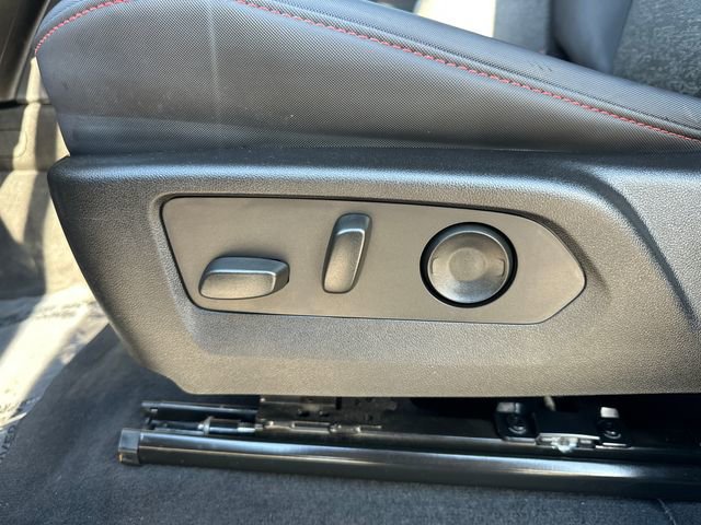 Used 2024 Chevrolet Colorado Z71 w/ Z71 Convenience Package 2 AWD/4WD image 32