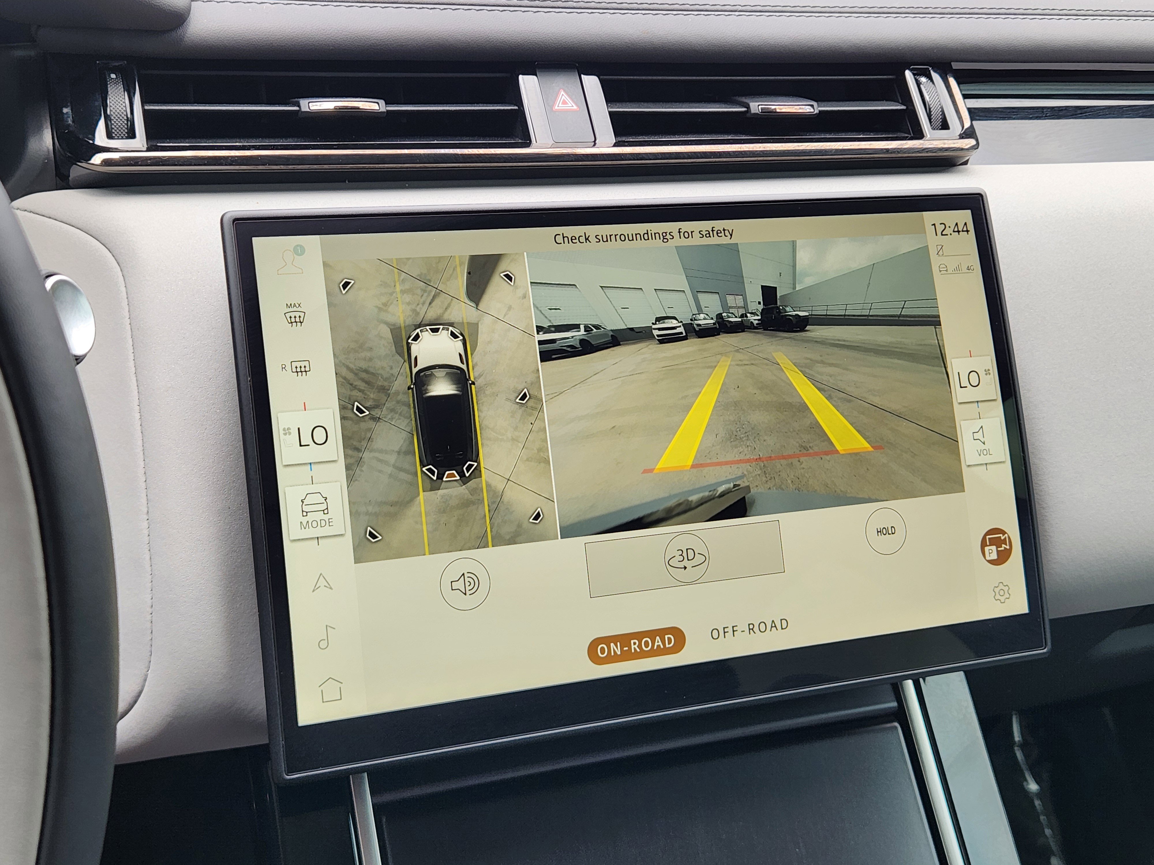 Certified 2026 Land Rover Range Rover Velar Dynamic SE AWD/4WD image 20