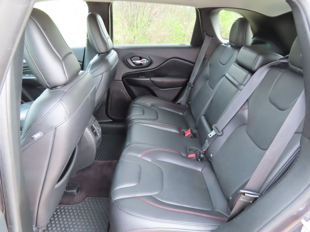Certified 2019 Jeep Cherokee Trailhawk AWD/4WD image 28