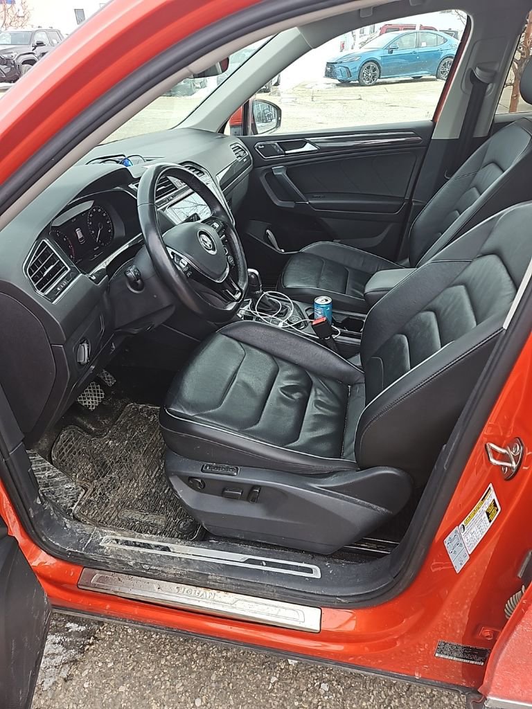 Used 2018 Volkswagen Tiguan SEL Premium w/ 3rd Row Seat Package image 10