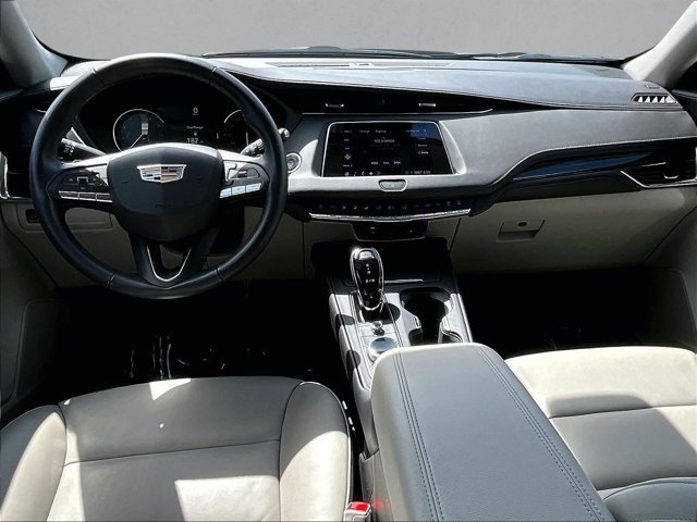 Used 2023 Cadillac XT4 Premium Luxury FWD image 16