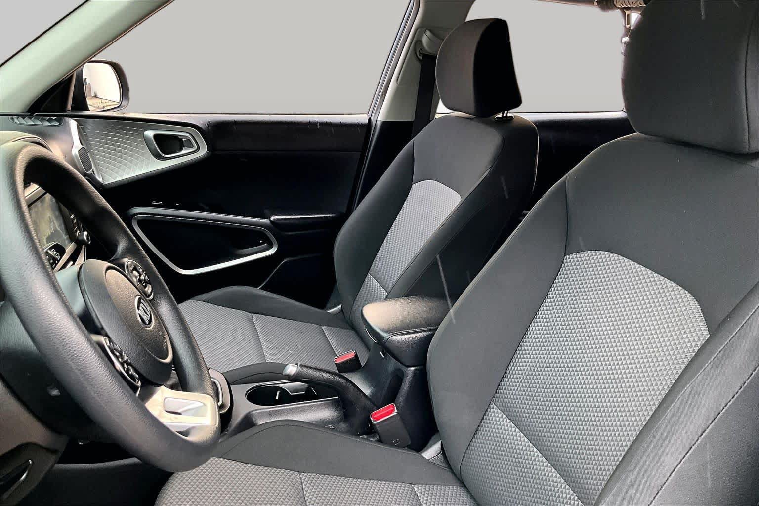 Used 2020 Kia Soul LX FWD image 8