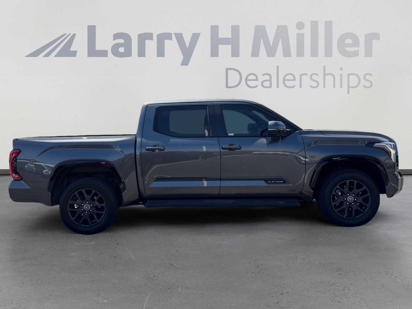 Used 2023 Toyota Tundra Platinum AWD/4WD image 6