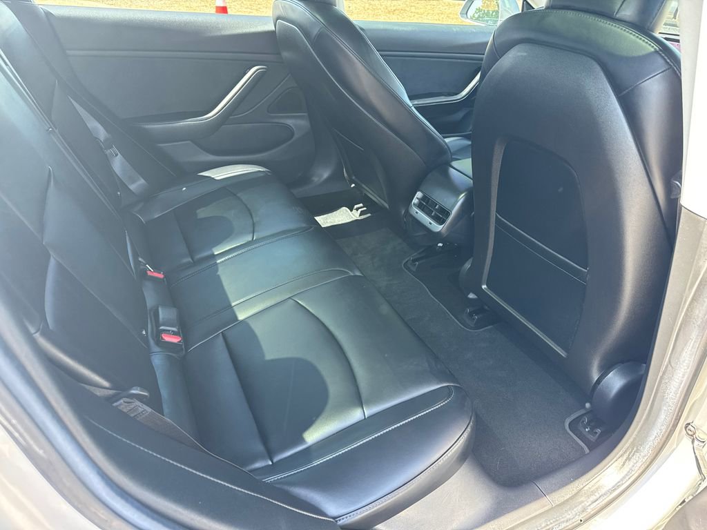 Used 2018 Tesla Model 3 image 13