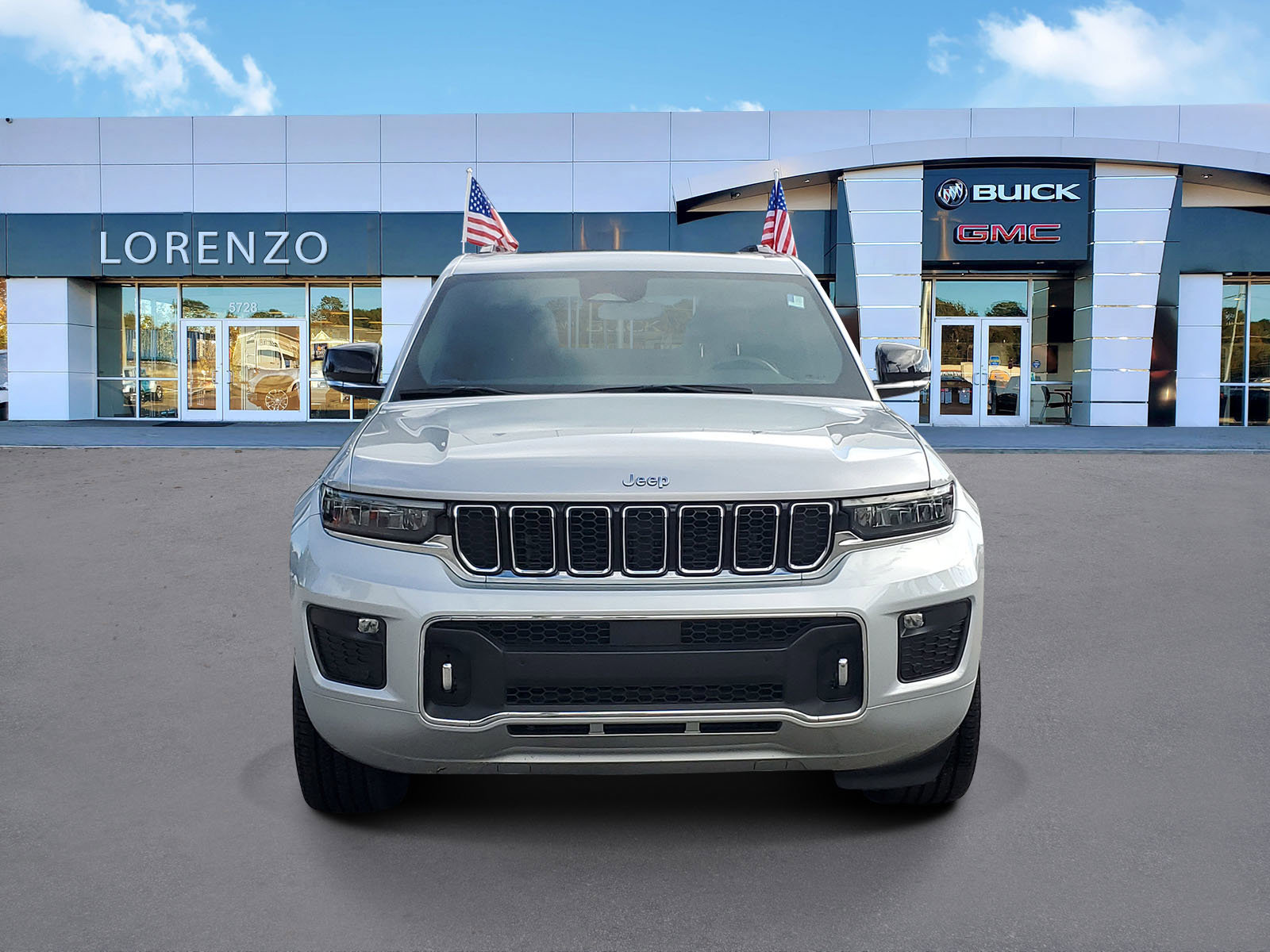 Used 2022 Jeep Grand Cherokee Overland image 2