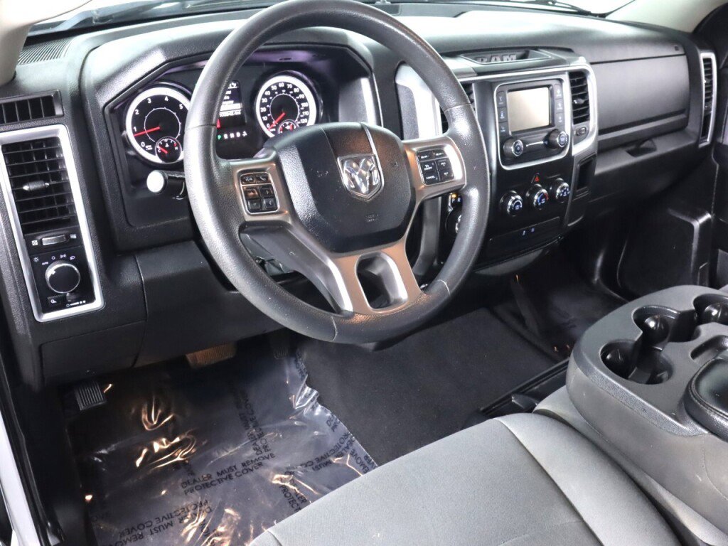 Used 2021 RAM 1500 Classic SLT RWD image 9