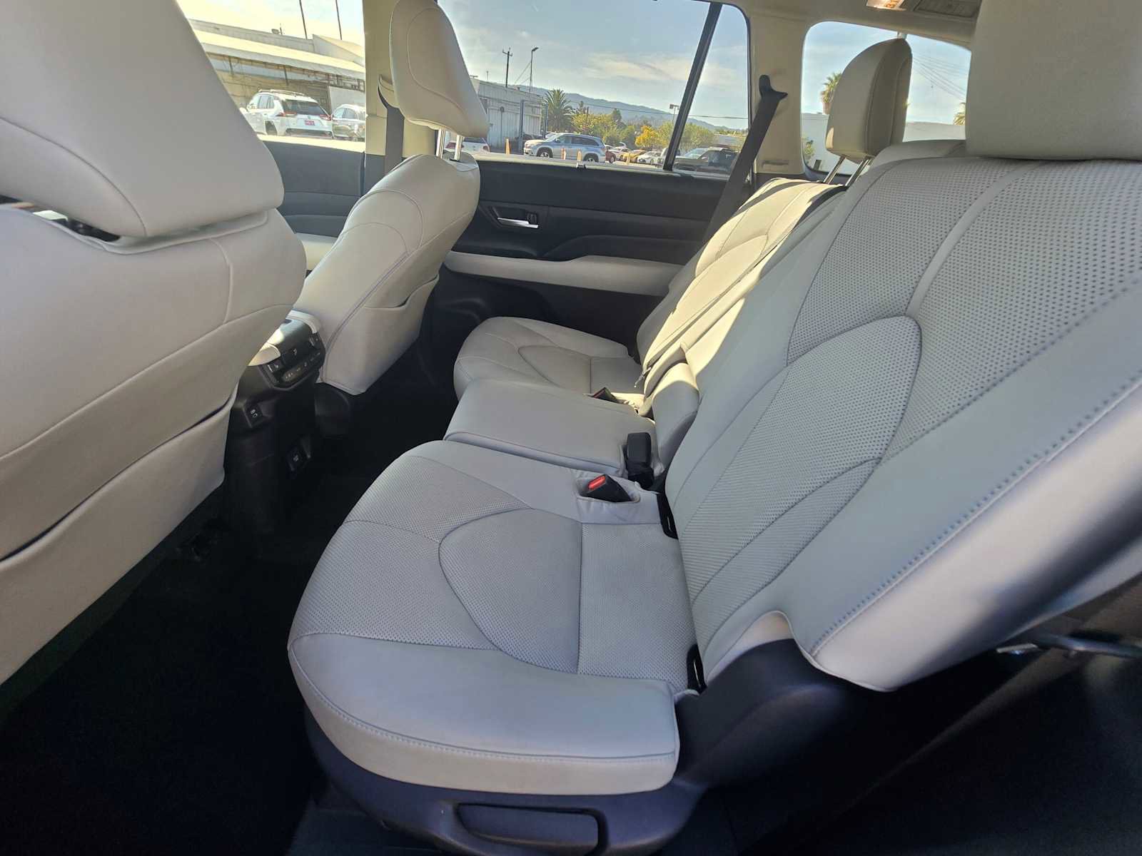 Used 2024 Toyota Grand Highlander Limited image 22
