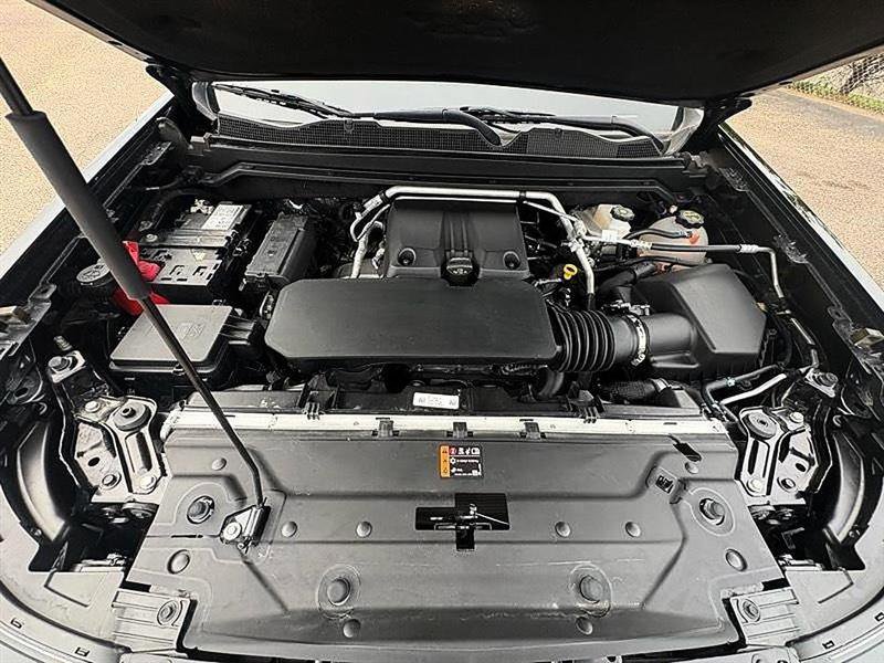 Used 2025 Chevrolet Colorado ZR2 w/ Technology Package AWD/4WD image 56