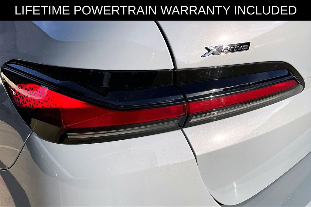 Used 2025 BMW 740i xDrive AWD/4WD image 39
