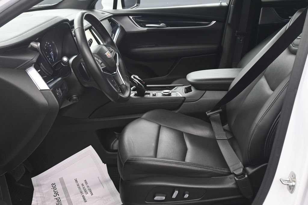 Certified 2025 Cadillac XT5 Premium Luxury AWD/4WD image 10