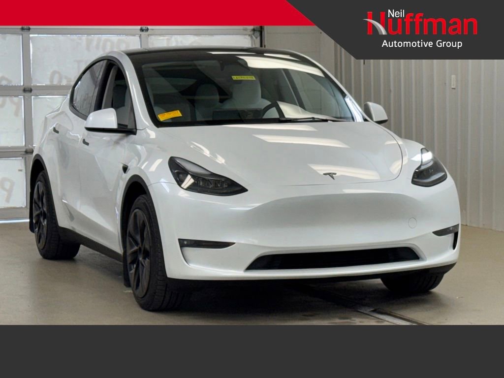 Used 2023 Tesla Model Y Long Range AWD/4WD image 1
