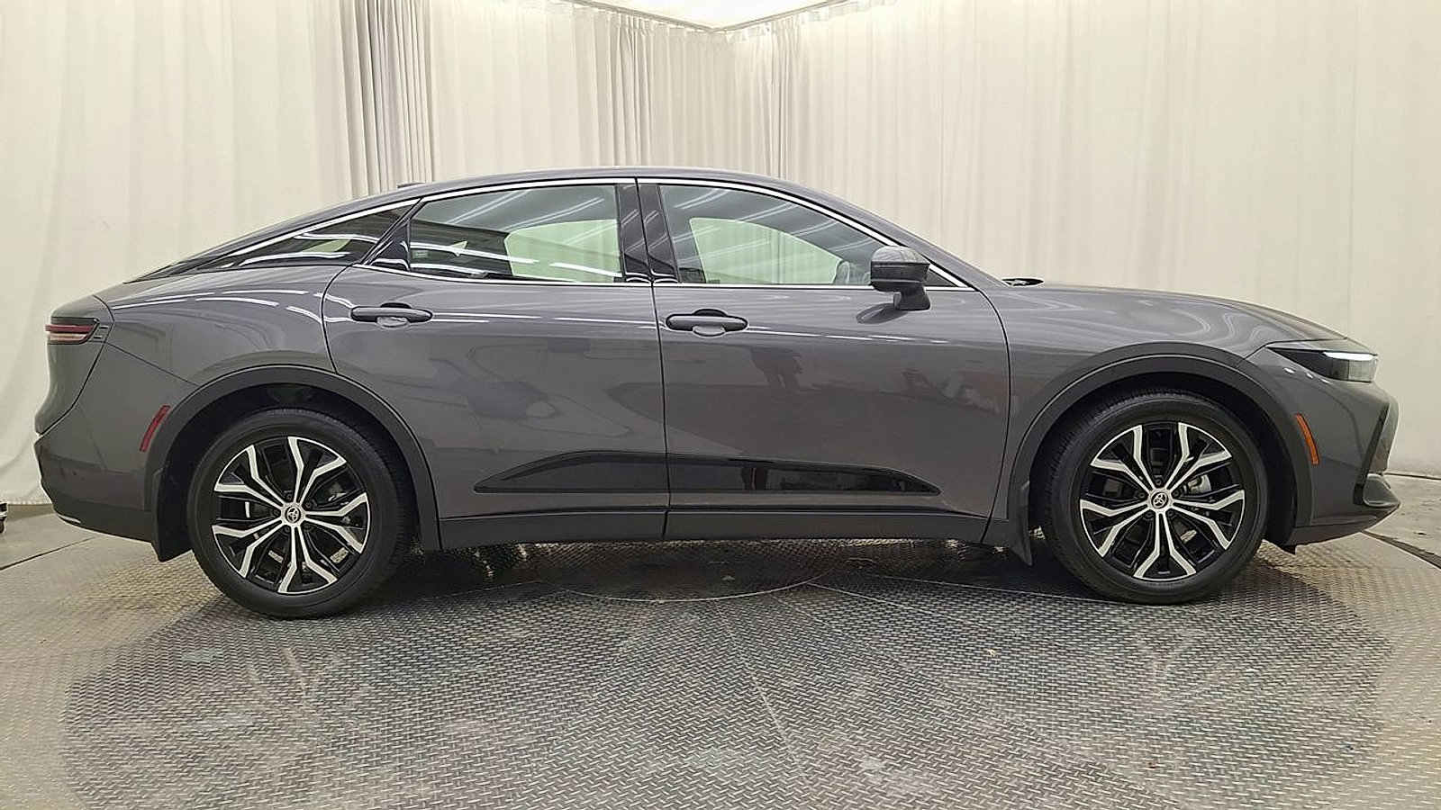 Certified 2023 Toyota Crown AWD/4WD image 7