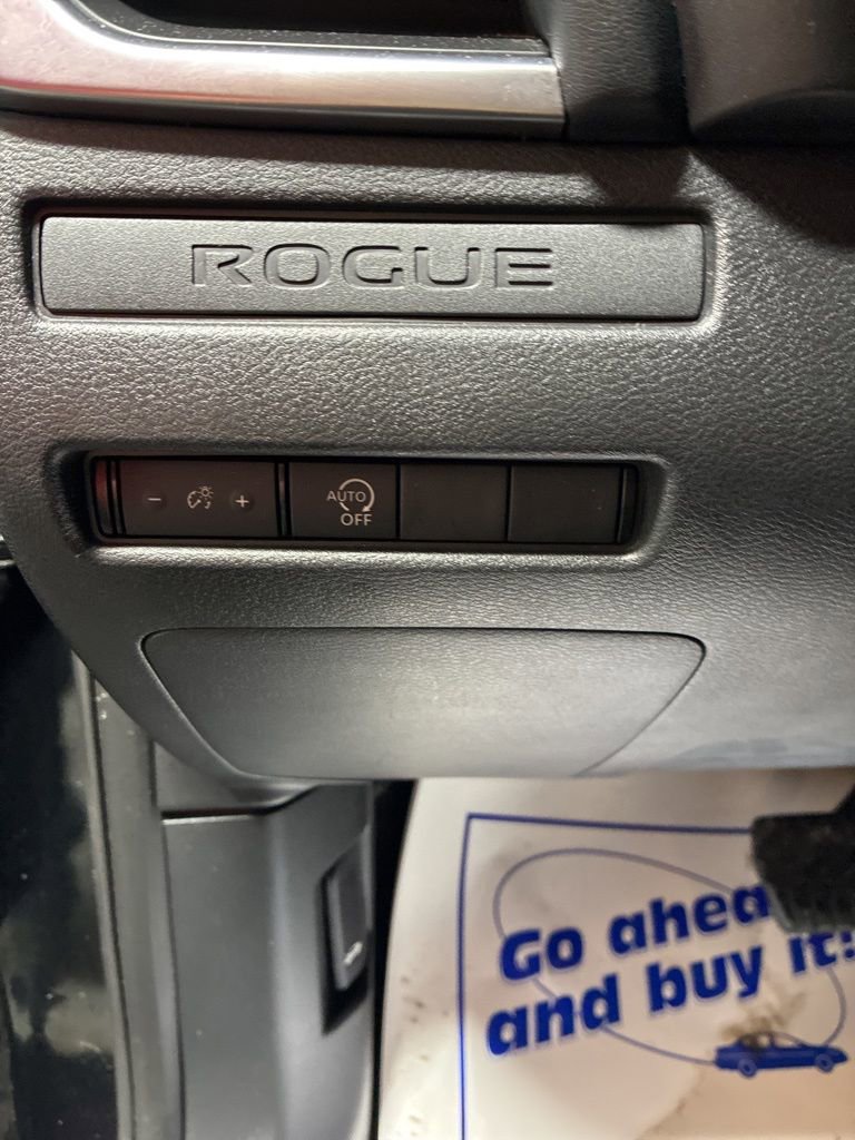 Used 2024 Nissan Rogue S image 12