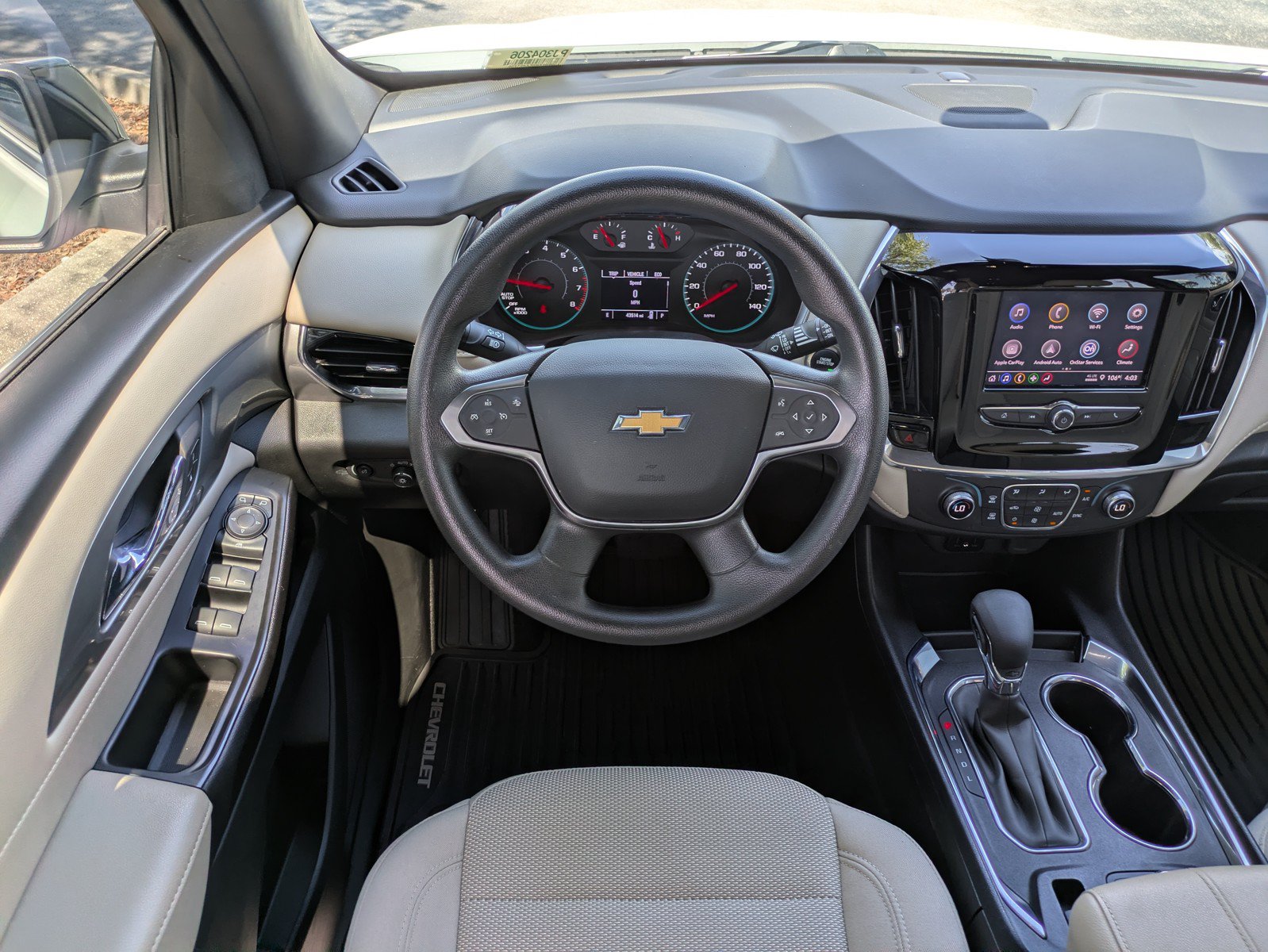 Used 2023 Chevrolet Traverse LS FWD image 13