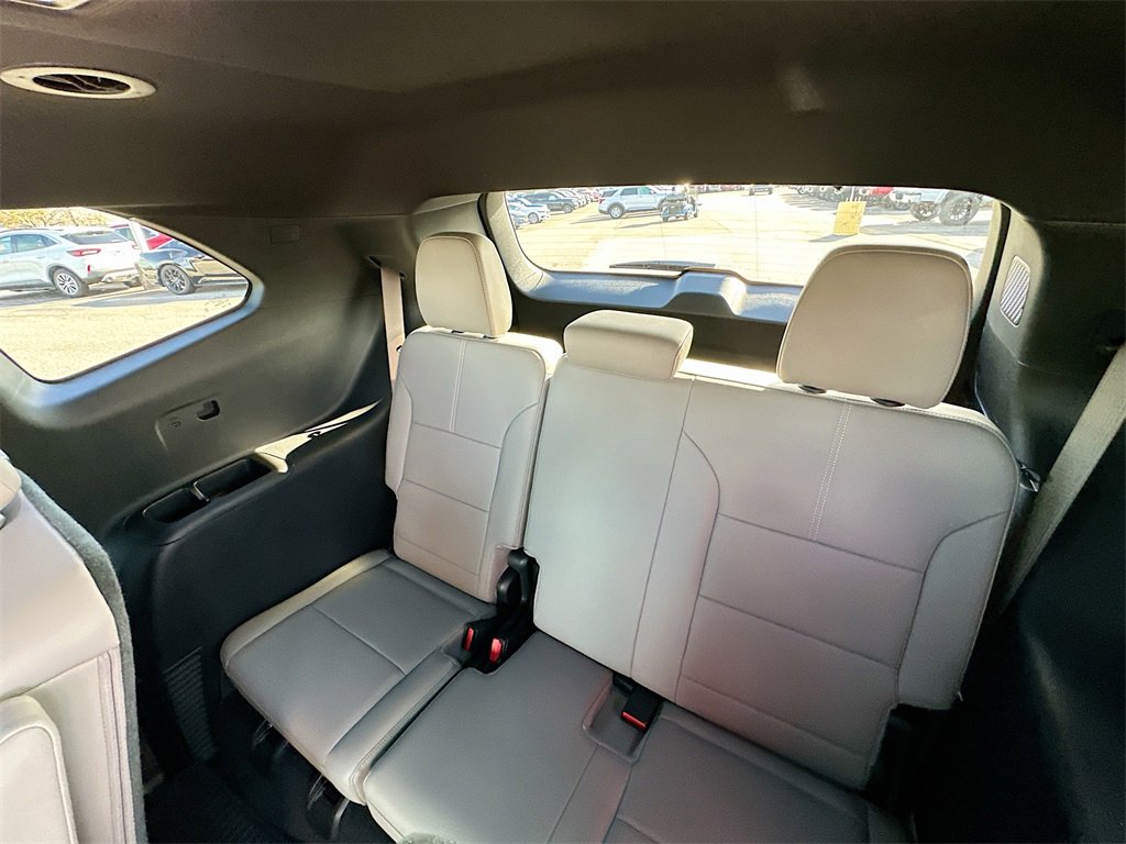 Used 2026 GMC Acadia Elevation w/ Black Edition image 4