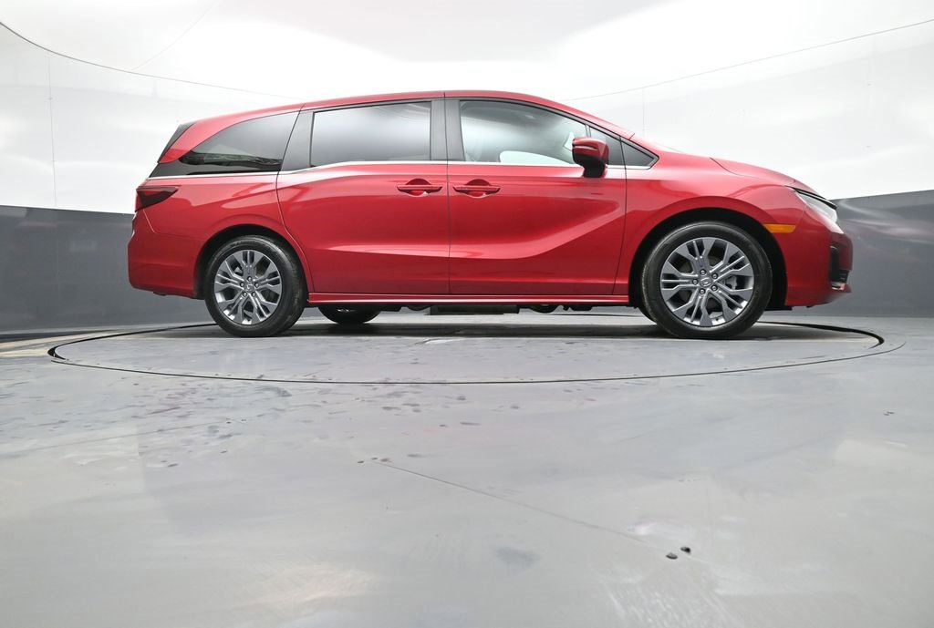 Certified 2025 Honda Odyssey Touring image 32