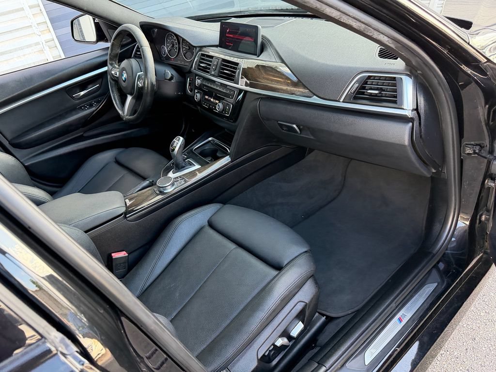 Used 2018 BMW 340i Sedan w/ Premium Package RWD image 16