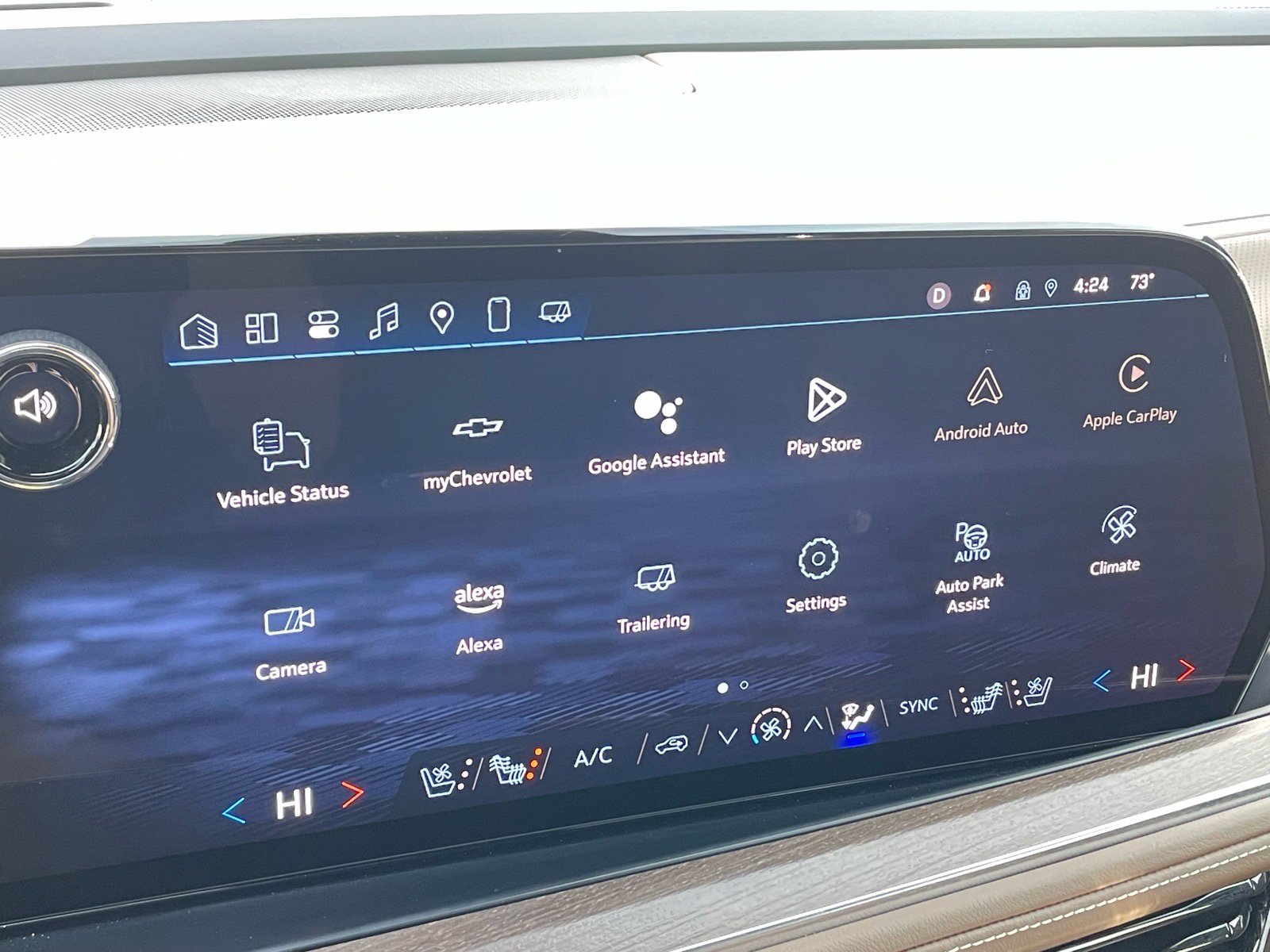 Used 2025 Chevrolet Suburban High Country image 10