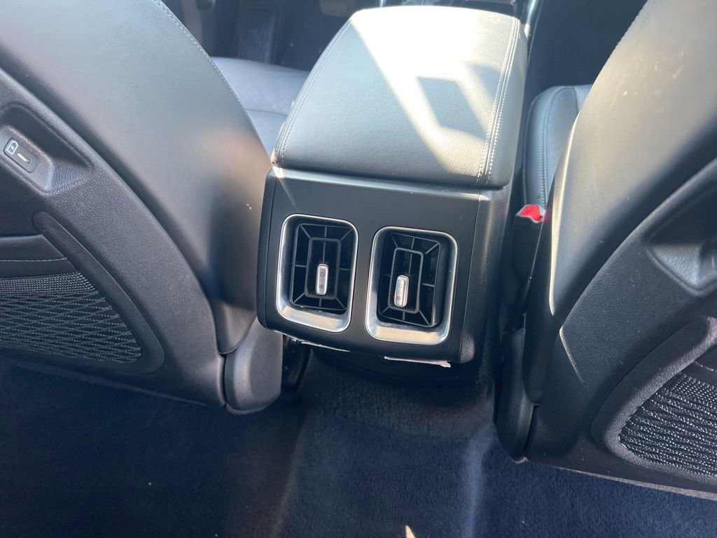 Certified 2025 Kia Sorento S FWD image 18