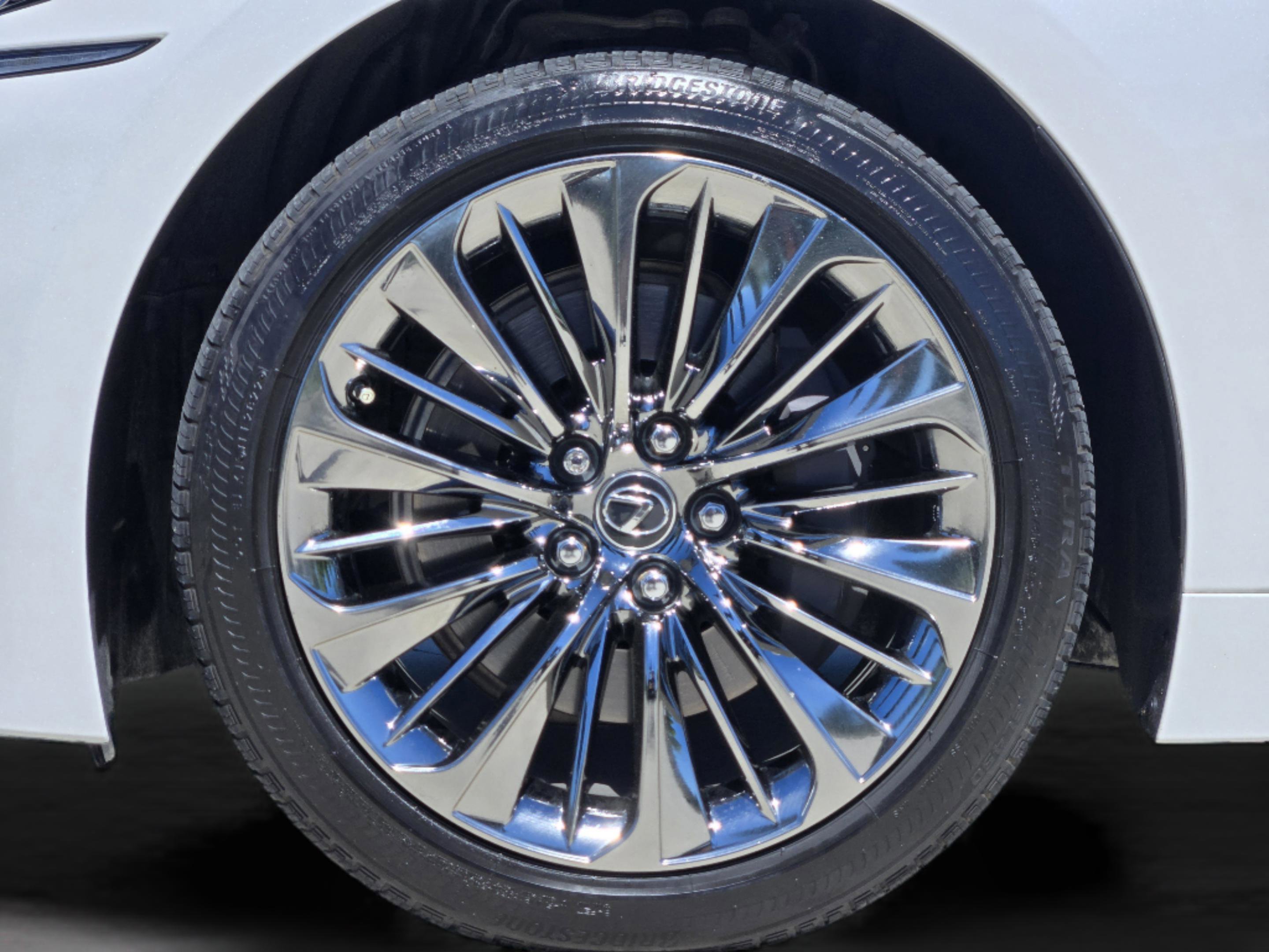 Used 2020 Lexus LS 500 w/ Interior Upgrade Package image 44