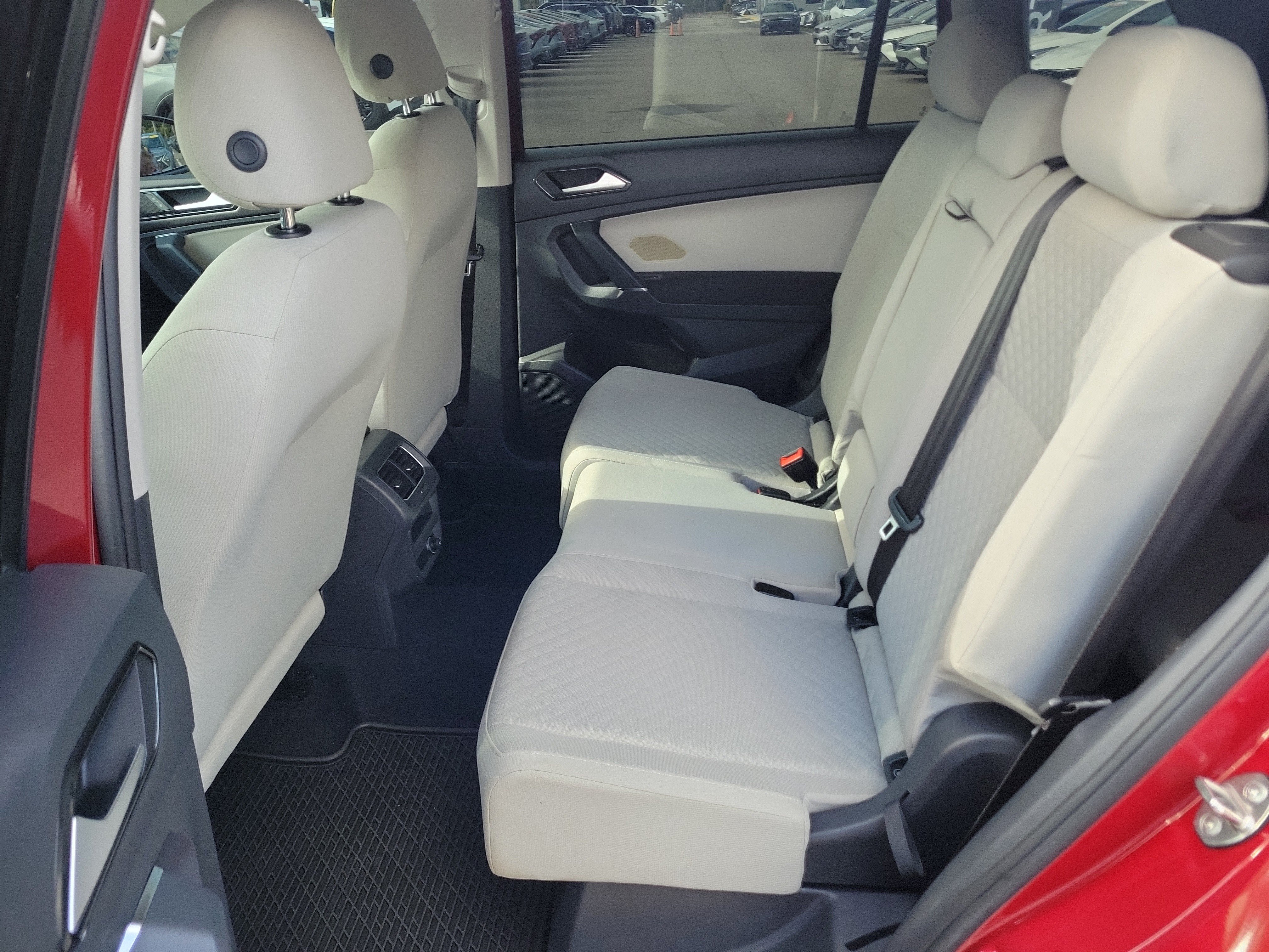 Used 2018 Volkswagen Tiguan S w/ 3rd Row Seat Package AWD/4WD image 15