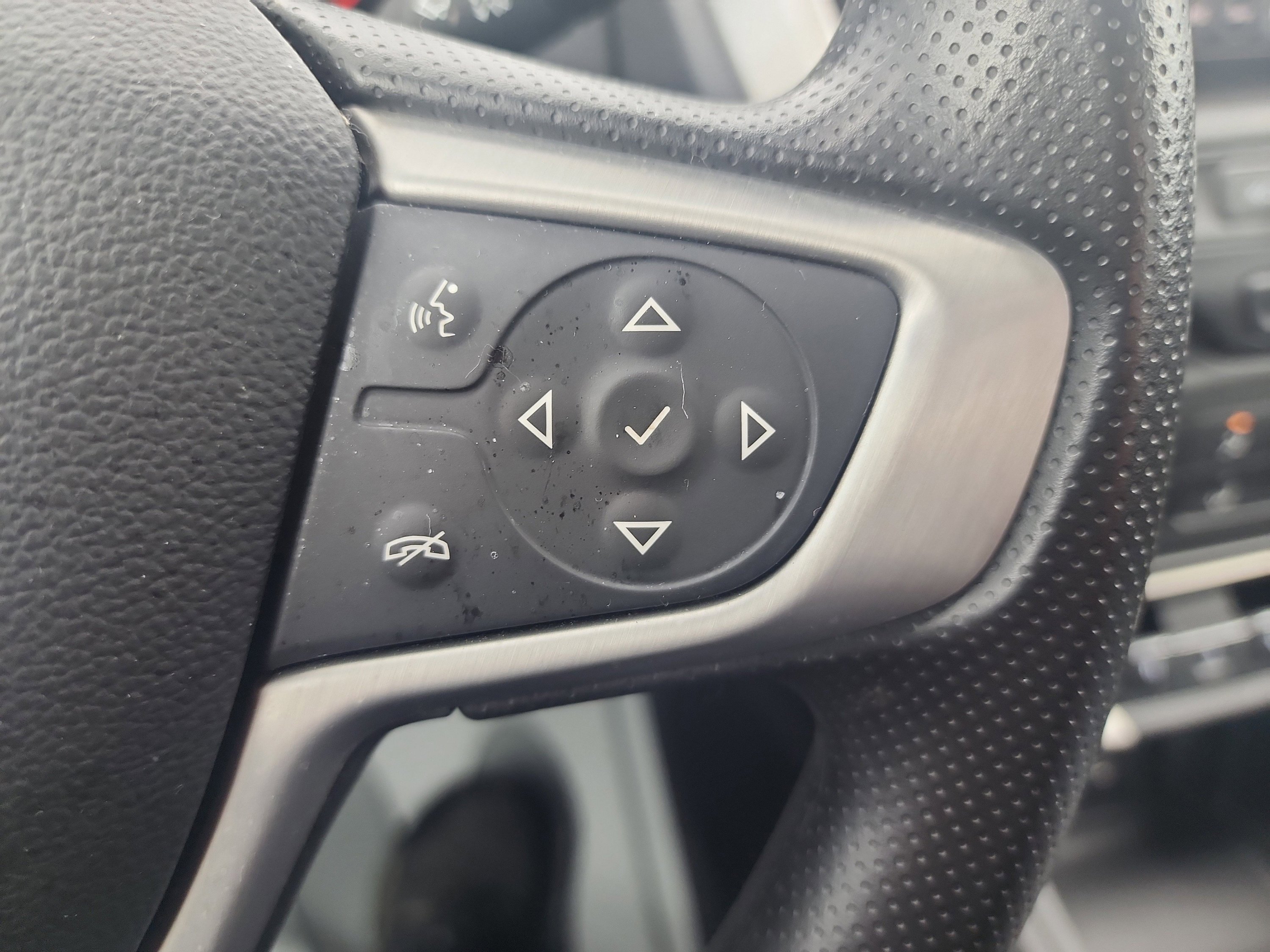 Used 2022 GMC Terrain SLE image 39