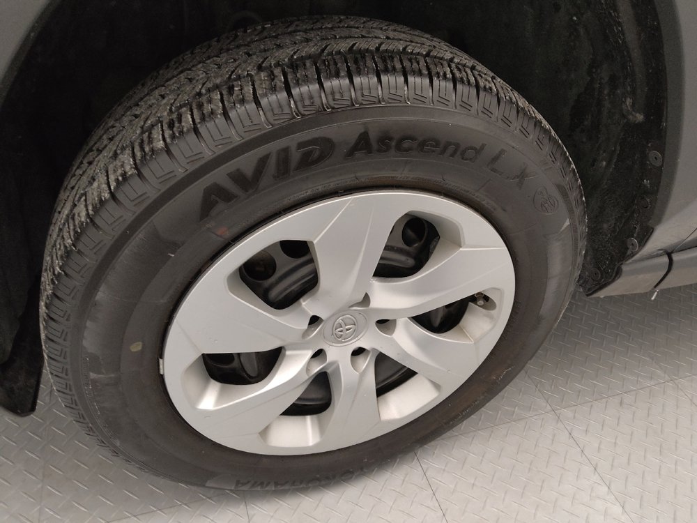 Used 2019 Toyota RAV4 LE AWD/4WD image 31