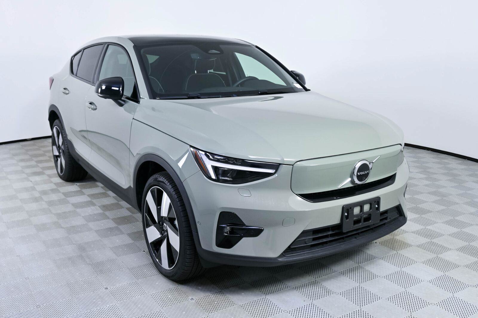 Certified 2023 Volvo C40 P8 Recharge Ultimate w/ Protection Package Premier AWD/4WD image 26