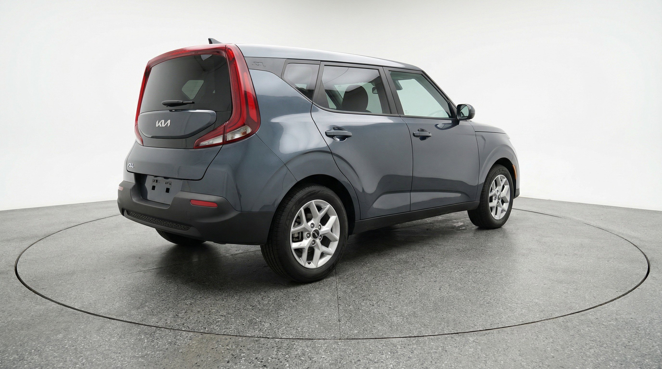 Used 2025 Kia Soul LX w/ LX Technology Package FWD image 9