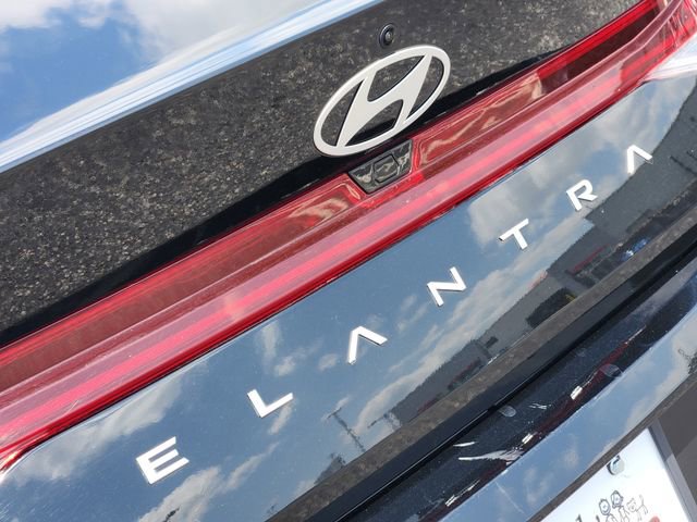 Used 2025 Hyundai Elantra SEL FWD image 6