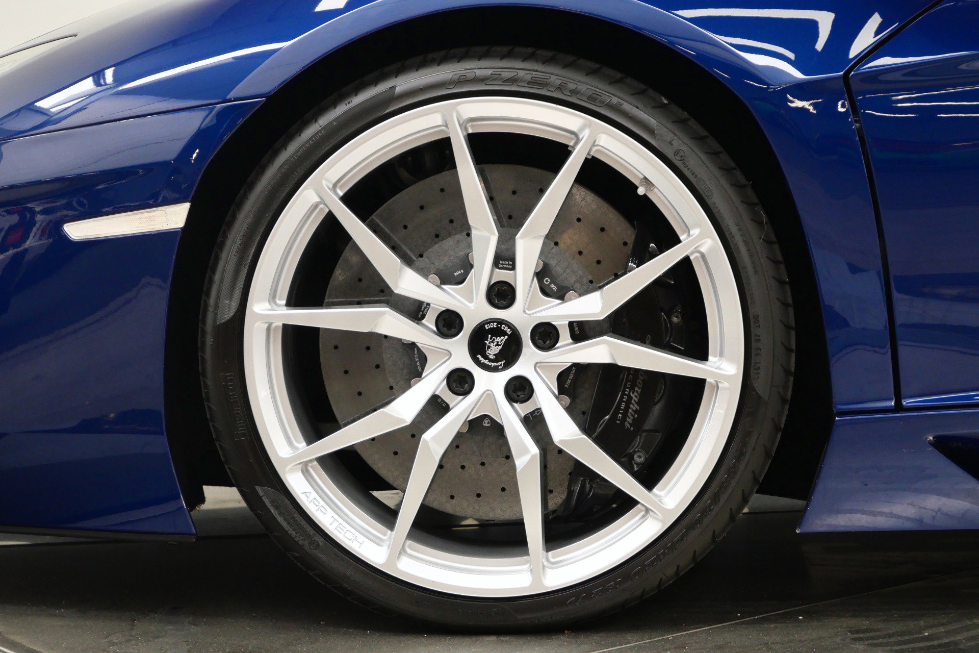 Used 2014 Lamborghini Aventador LP 700-4 image 10