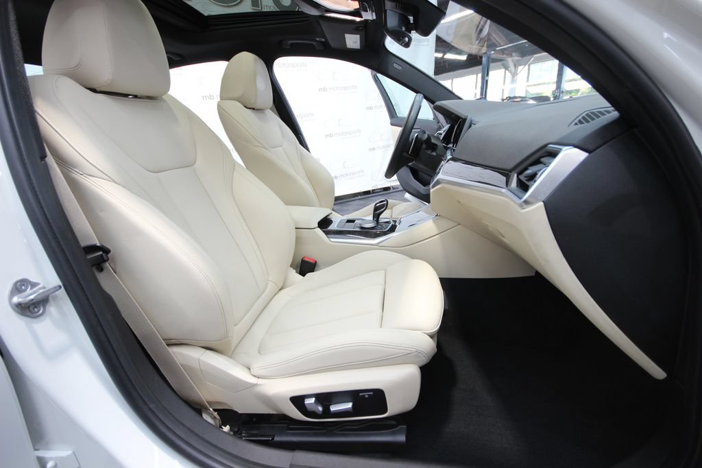 Used 2020 BMW 330i xDrive Sedan AWD/4WD image 30