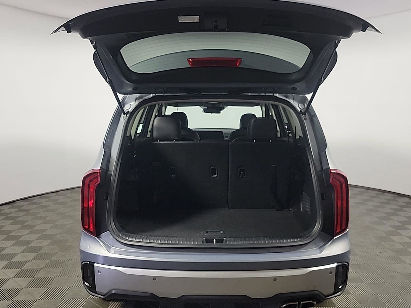Used 2023 Kia Telluride S w/ S Sunroof Package image 6