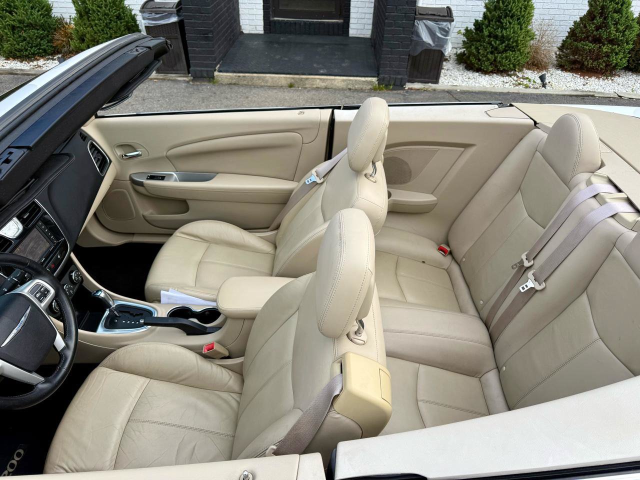Used 2011 Chrysler 200 Limited FWD image 27