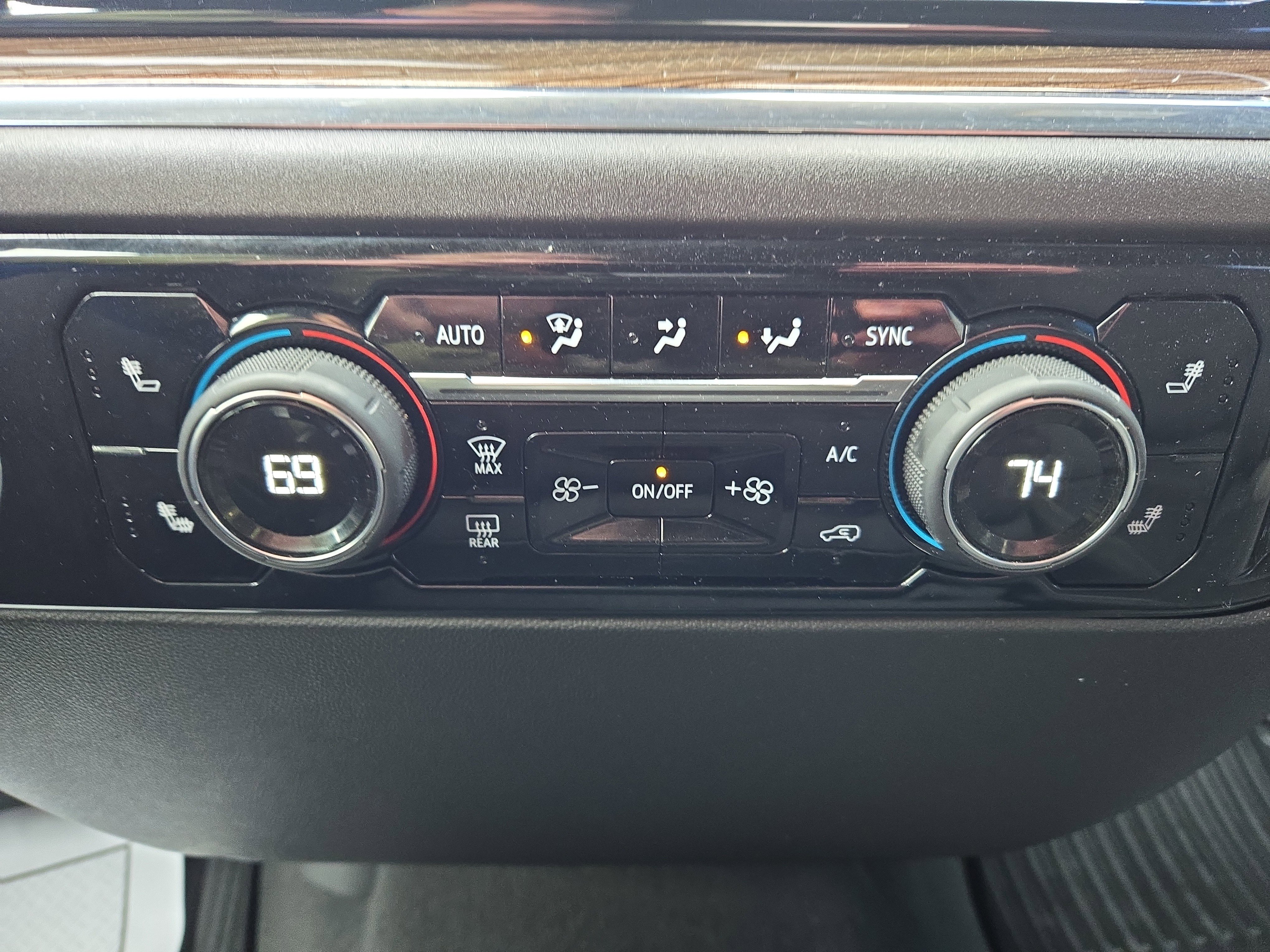 Certified 2023 Chevrolet Silverado 1500 LT AWD/4WD image 17