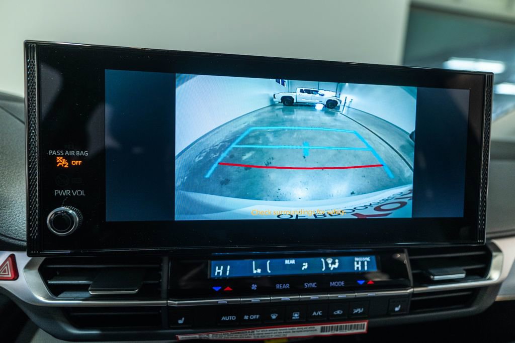 New 2026 Toyota Sienna XLE FWD image 33